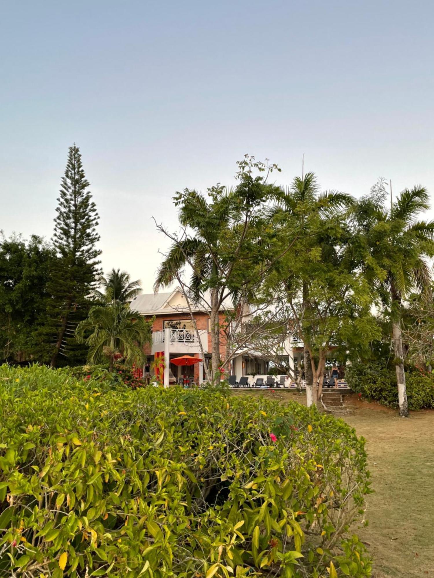 Casa De Las Flores Tropical Hotel San Andrés Exterior photo